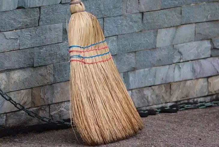 broom