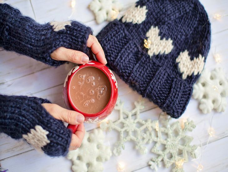 hands, mug