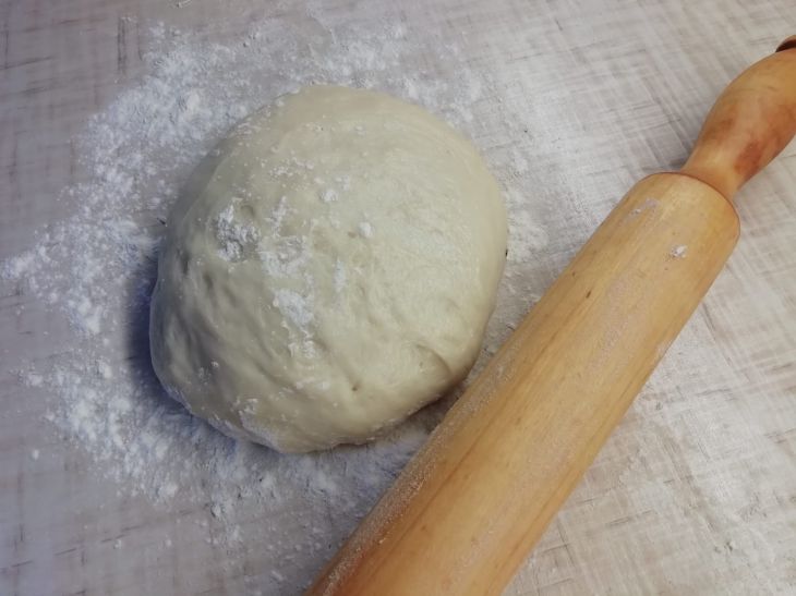 dough, rolling pin