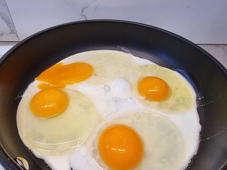 fried eggs